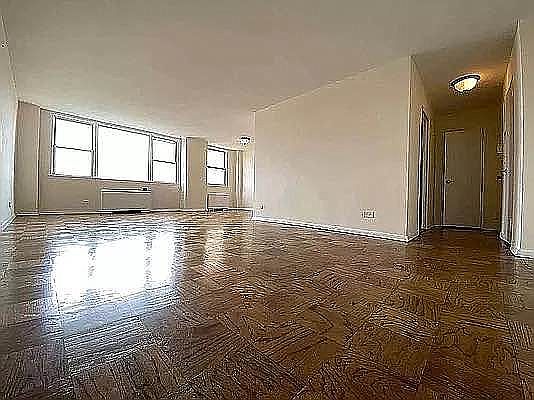 4th image of 245 E 19th St #1103