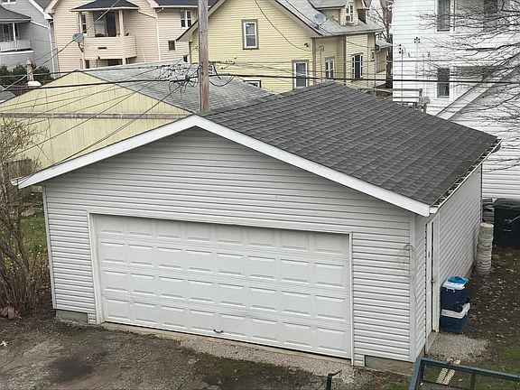 3rd image of 2027 Chesterland Ave