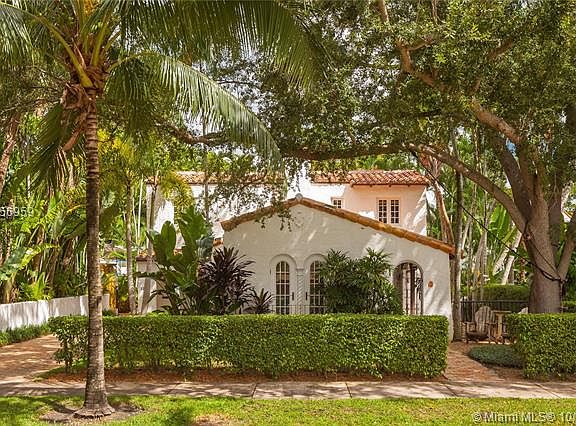 2nd image of 2209 Segovia Cir