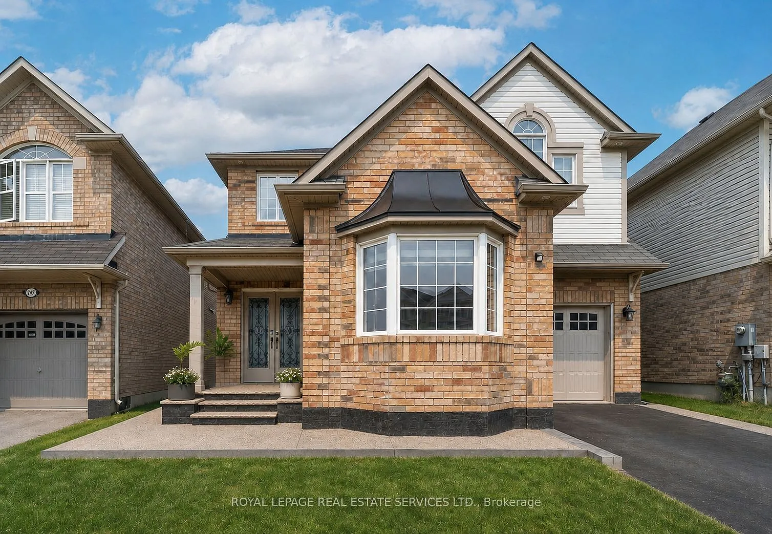 4 bed, $3,890 — Photo 1