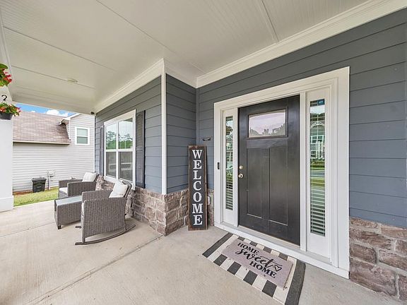 2nd image of 54 Ashbridge Ln