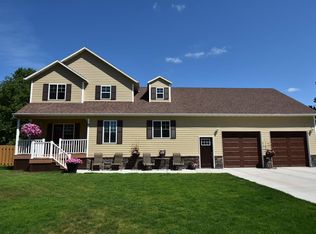 9 Green Way, Minot, ND 58701