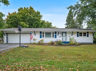 8468 Carriage Hills Rd, Bloomington, IL 61705