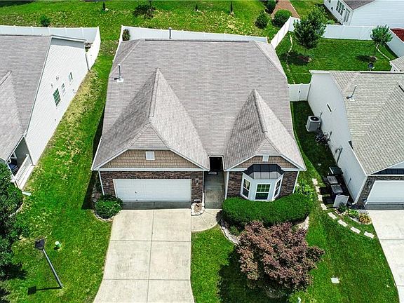 3rd image of 5019 Brian Center Ln