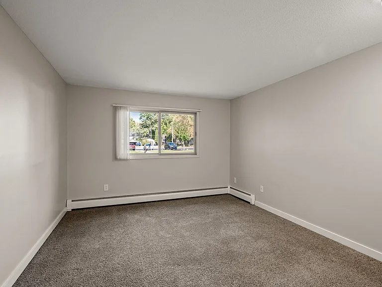 Eastgate Apartments — Photo 96