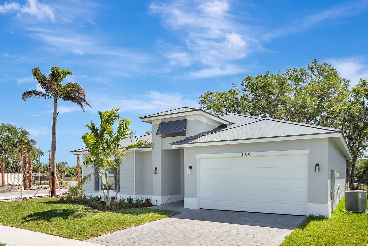 Building Photo - Oleander Oaks
