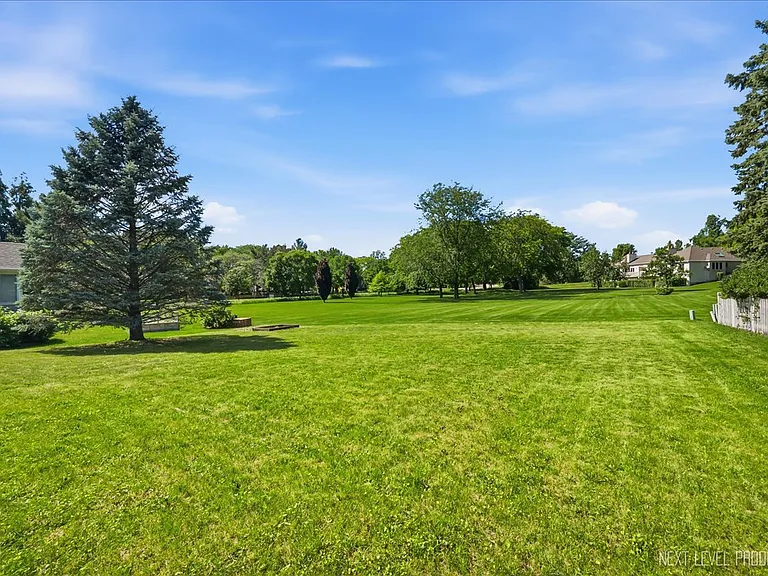 13 Saddlewood Ct — Photo 33