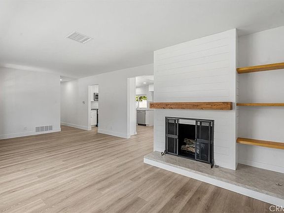 5th image of 554 Dorena Dr