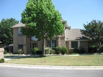 1st image of 3215 Hunter Cove Dr