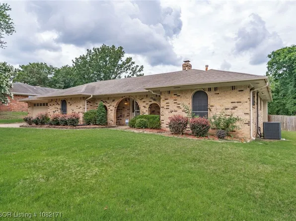 2016 Warwick Pl, Fort Smith, AR 72903