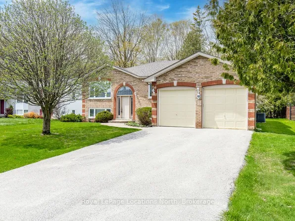 40 Fairway Cres, Wasaga Beach, ON L9Z 1B8