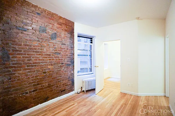 Rented by City Connections Realty | media 7