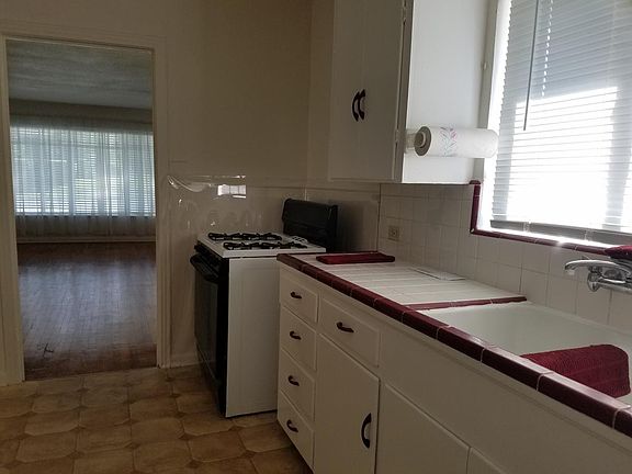 4th image of 1703 Schley Ave