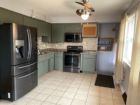 4th image of 185 Serena Dr