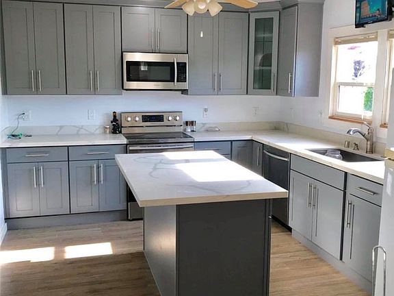 3rd image of 363 Rainier Ave