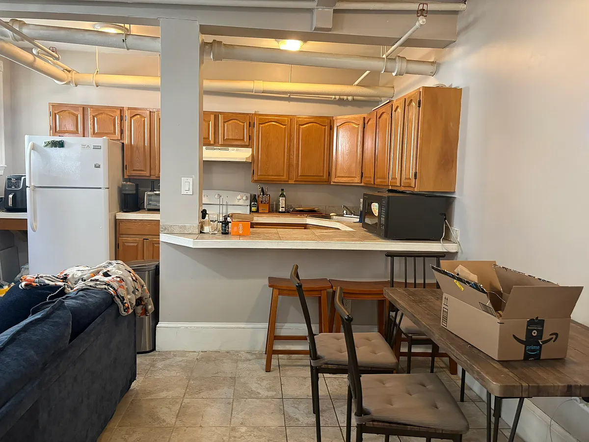 Building Photo - 1066 Commonwealth Ave #1