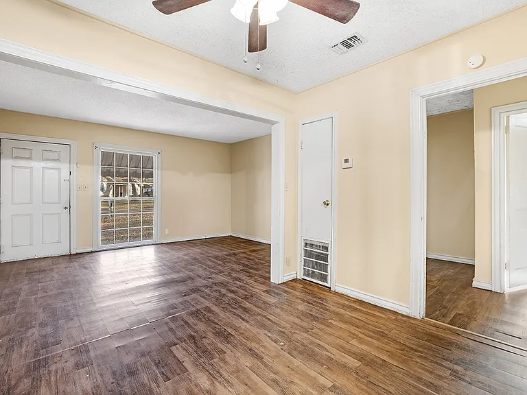 733 Arizona Ave — Photo 4