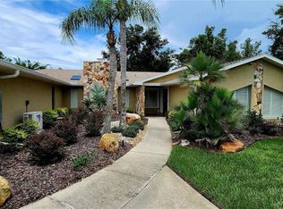 7487 River Country Dr, Weeki Wachee, FL 34607