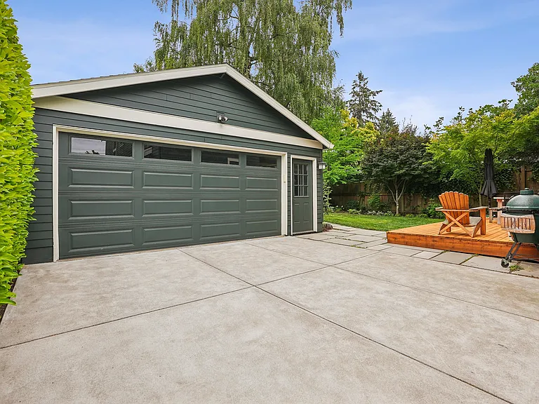 3930 NE 20th Ave — Photo 24