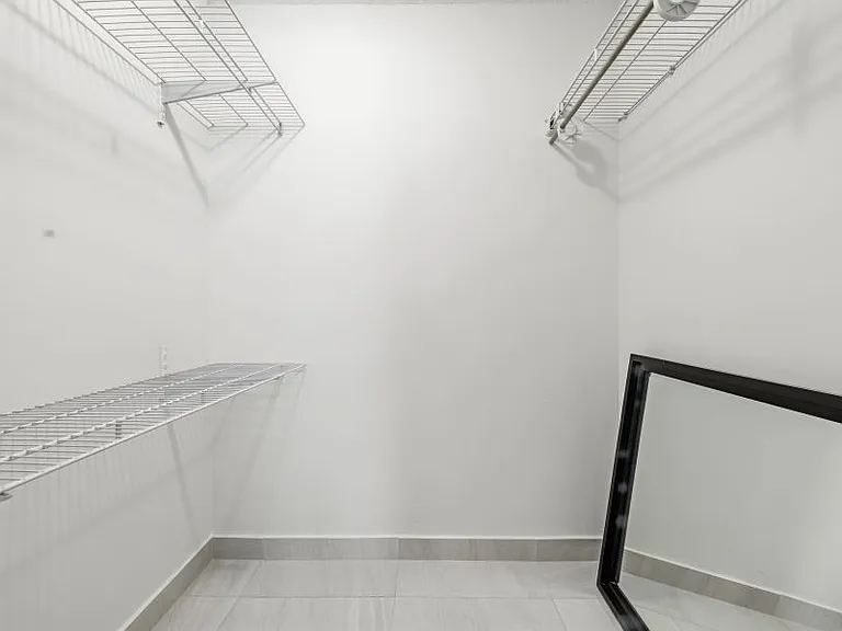 Cond Los Pinos Este 6410 Ave Isla Verde Apt 3A — Photo 25