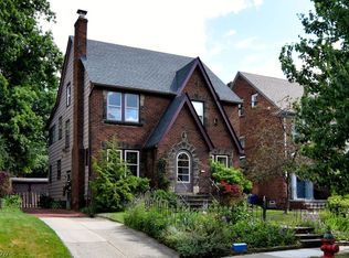 3549 Cedarbrook Rd, University Heights, OH 44118