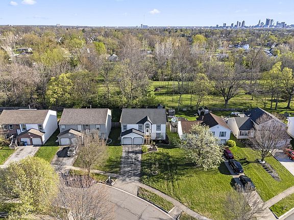 4th image of 1628 Westmeadow Dr