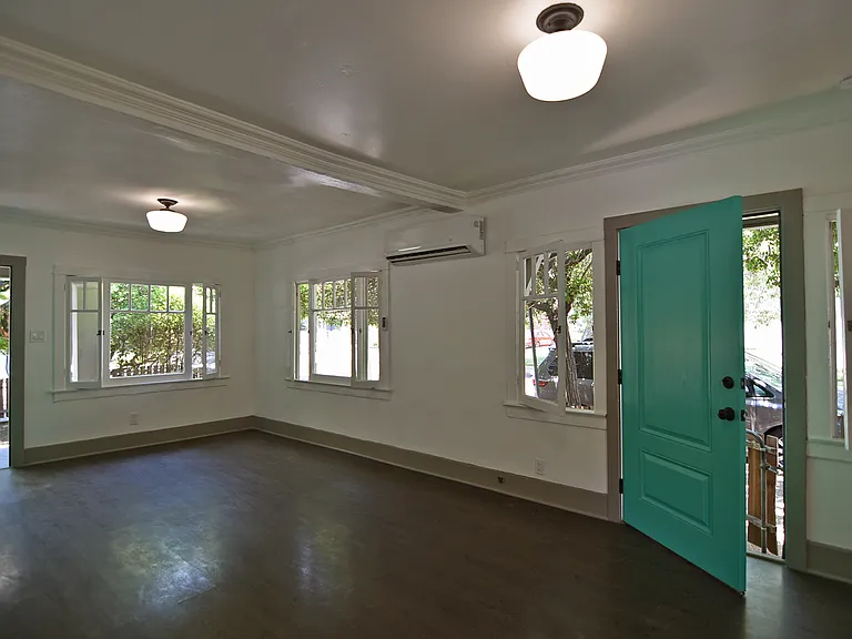 1030 N Avenue 54 — Photo 7