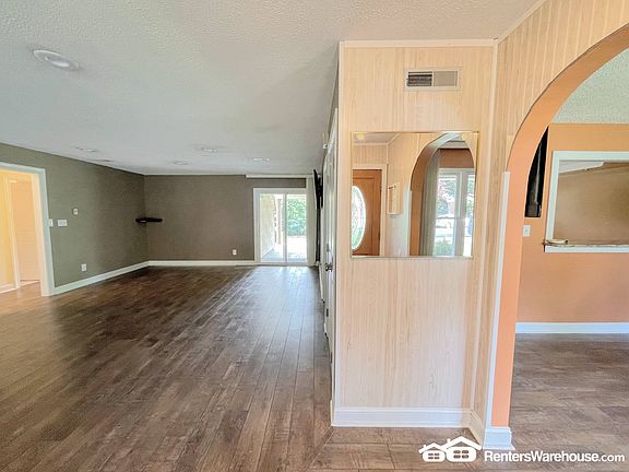 5th image of 728 Abbey Dr