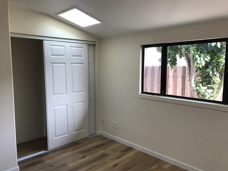419 S I St #B — Photo 7