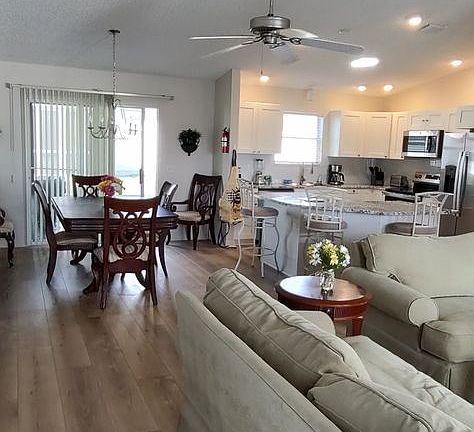 3rd image of 1812 Captiva Ct