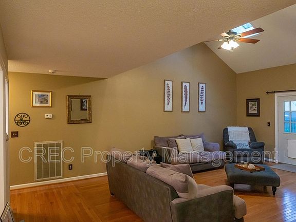2nd image of 114 Queensbury Cir
