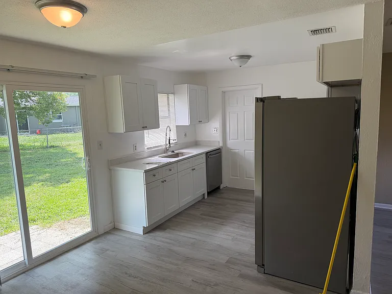 5113 Cliveden Dr — Photo 3