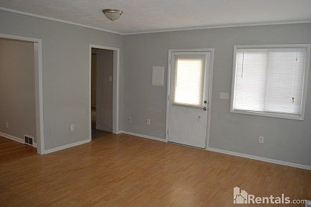 4th image of 9027 Beatrice St