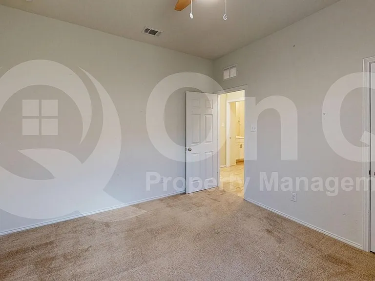 2213 Heaton St — Photo 17