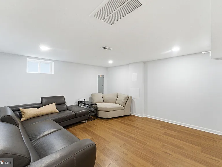 517 Lebaum St SE — Photo 40