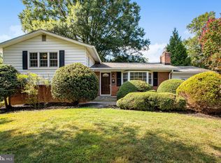 9707 Saint Andrews Dr, Fairfax, VA 22030