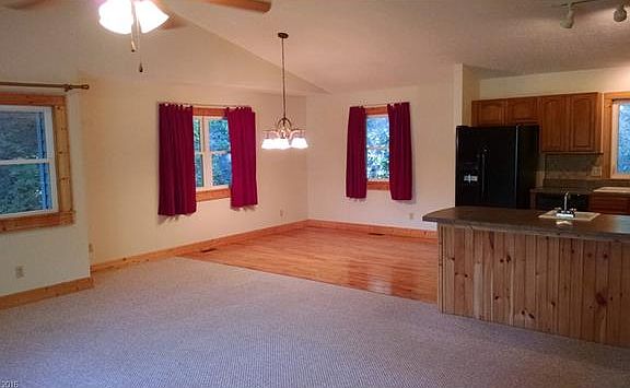 3rd image of 333 Lewis Ln