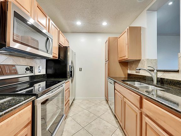 5th image of 2122 Hancock Dr APT 120