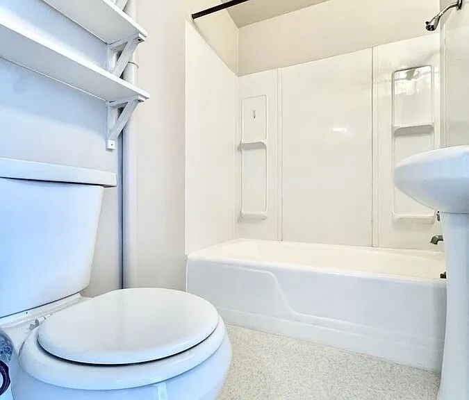 11527 28th Ave NE #207 — Photo 9