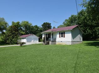 8625 Greenville Rd, Hopkinsville, KY 42240