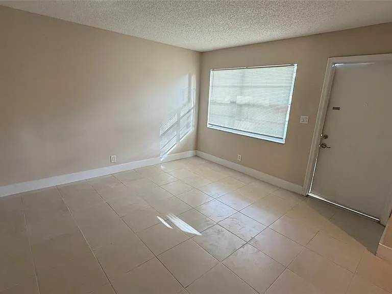 5180 NE 6th Ave #602 — Photo 8