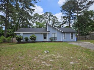 1911 Wordsworth Dr, Fayetteville, NC 28304