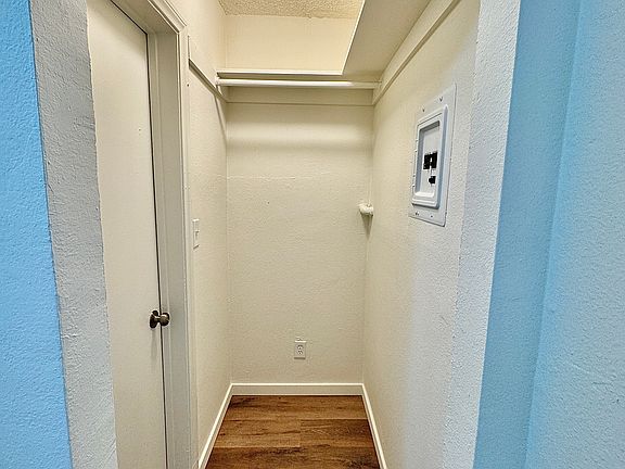 4th image of 7535 Whitsett Ave APT 4