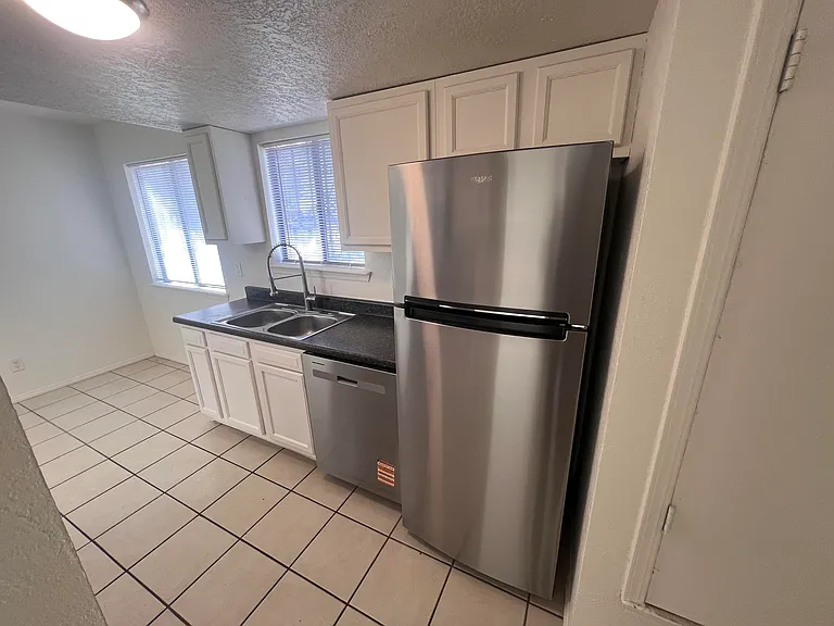 1005 Dickerson Dr SE #A — Photo 12