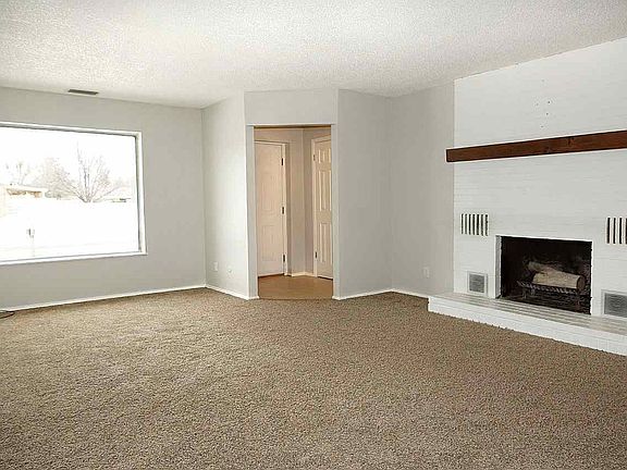 2nd image of 3001 Belmont Dr