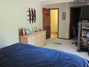 5th image of 110 Parkwood Ave