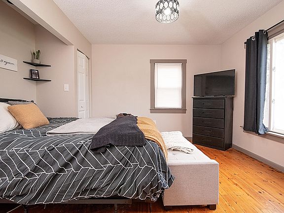 4th image of 317 3rd St