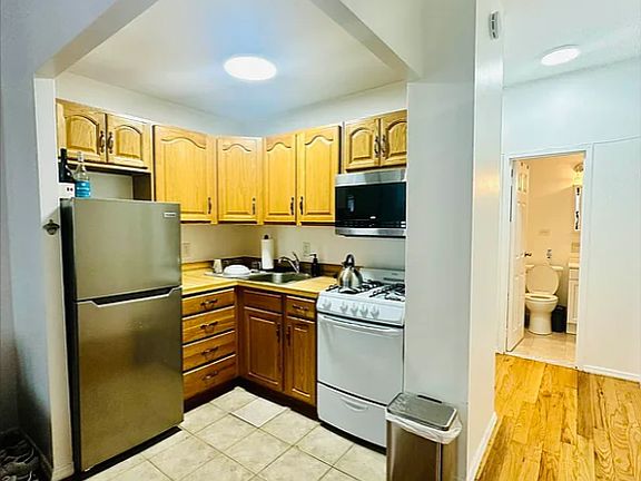 5th image of 303 E 95th St Unit 5F