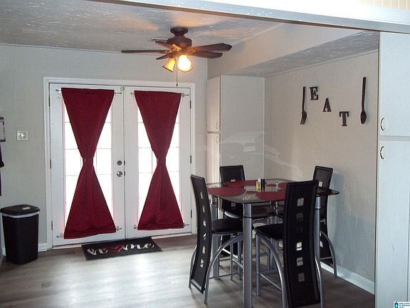 5th image of 2916 Valley View Cir