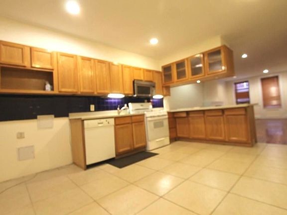 3rd image of 504 W 168th St #1